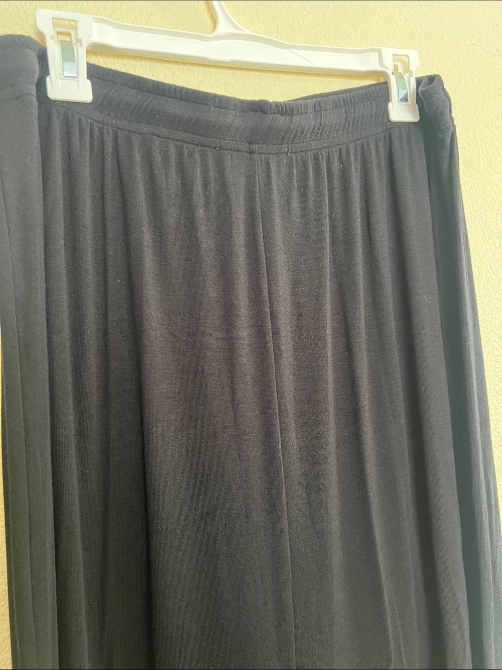 La Relaxed Black Luxe Skirt with Drawstring Waist - Picture 5 of 6